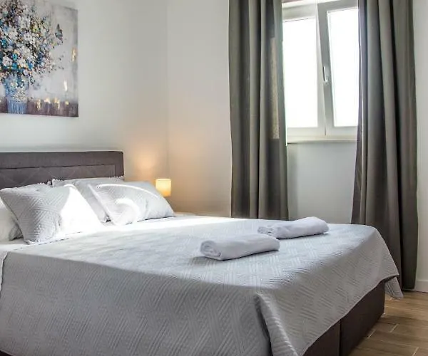 Melody Apartment *